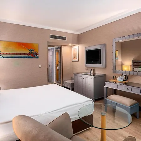 Grand Hotel